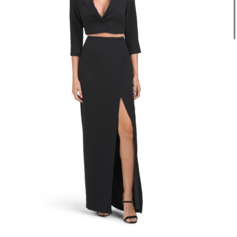 NWT LIV FOSTER CROPPED BLAZER AND SKIRT SET